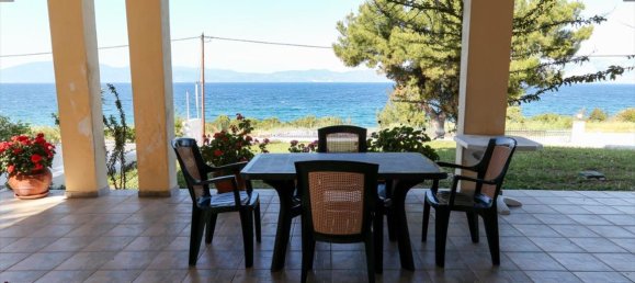 Propiedad comercial de 12 dormitorios en Malesina, Greece No. 4866 6