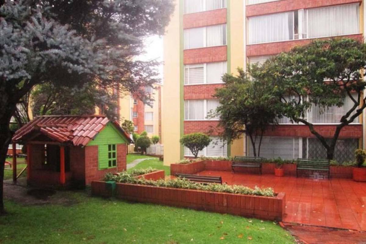 Casa de 3 dormitorios en Bogotá, Colombia No. 10749