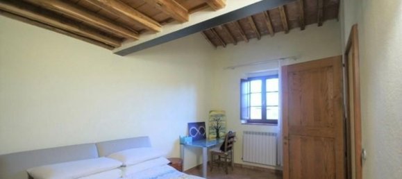 3 rooms House in Casole d'Elsa, Italy No. 215459 9