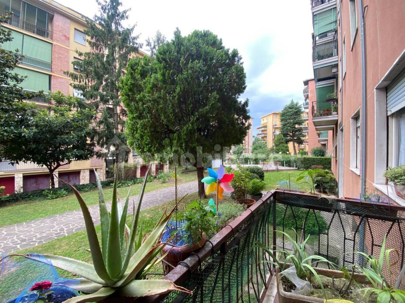 Apartamento de 3 dormitorios en Brescia, Italy No. 291672