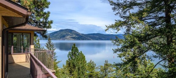 3 bedrooms House in British Columbia, Canada No. 1119 5