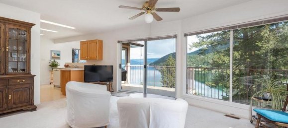 3 bedrooms House in British Columbia, Canada No. 1119 9