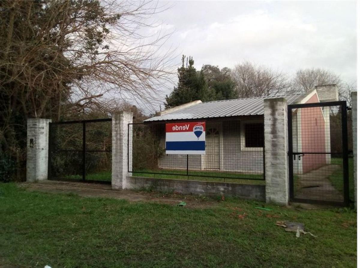 2 bedrooms House in Ezeiza, Argentina No. 10220