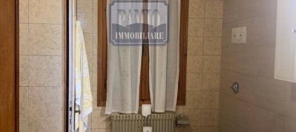 7 rooms House in Volpago del Montello, Italy No. 60958 11