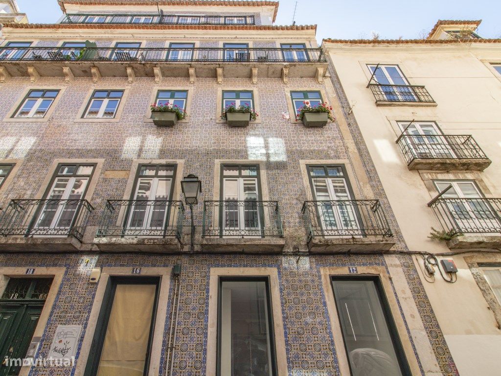 80m² Commercial property in Lisbon, Portugal No. 327859