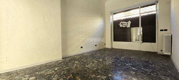 2 rooms Apartment in Turin, Italy No. 70112 2