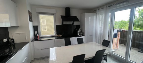 Квартира с 3 спальнями в Шампиньи-сюр-Марн, Франция № 179064 5