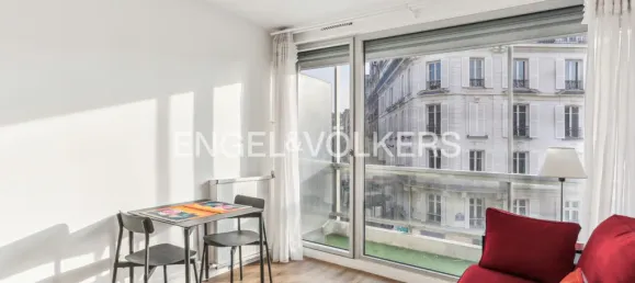 1 bedroom Apartment in Paris, France No. 137225 2