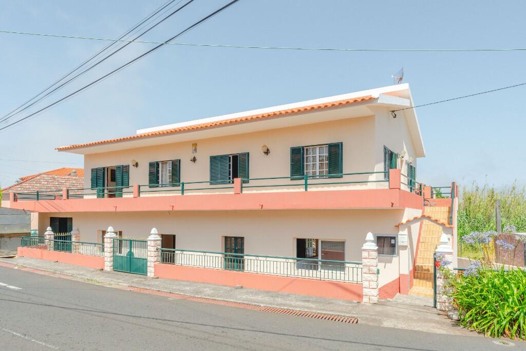 5 bedrooms Villa in Calheta, Portugal No. 287175