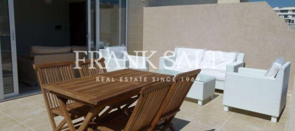 2 bedrooms Penthouse in Gzira, Malta No. 8741 2