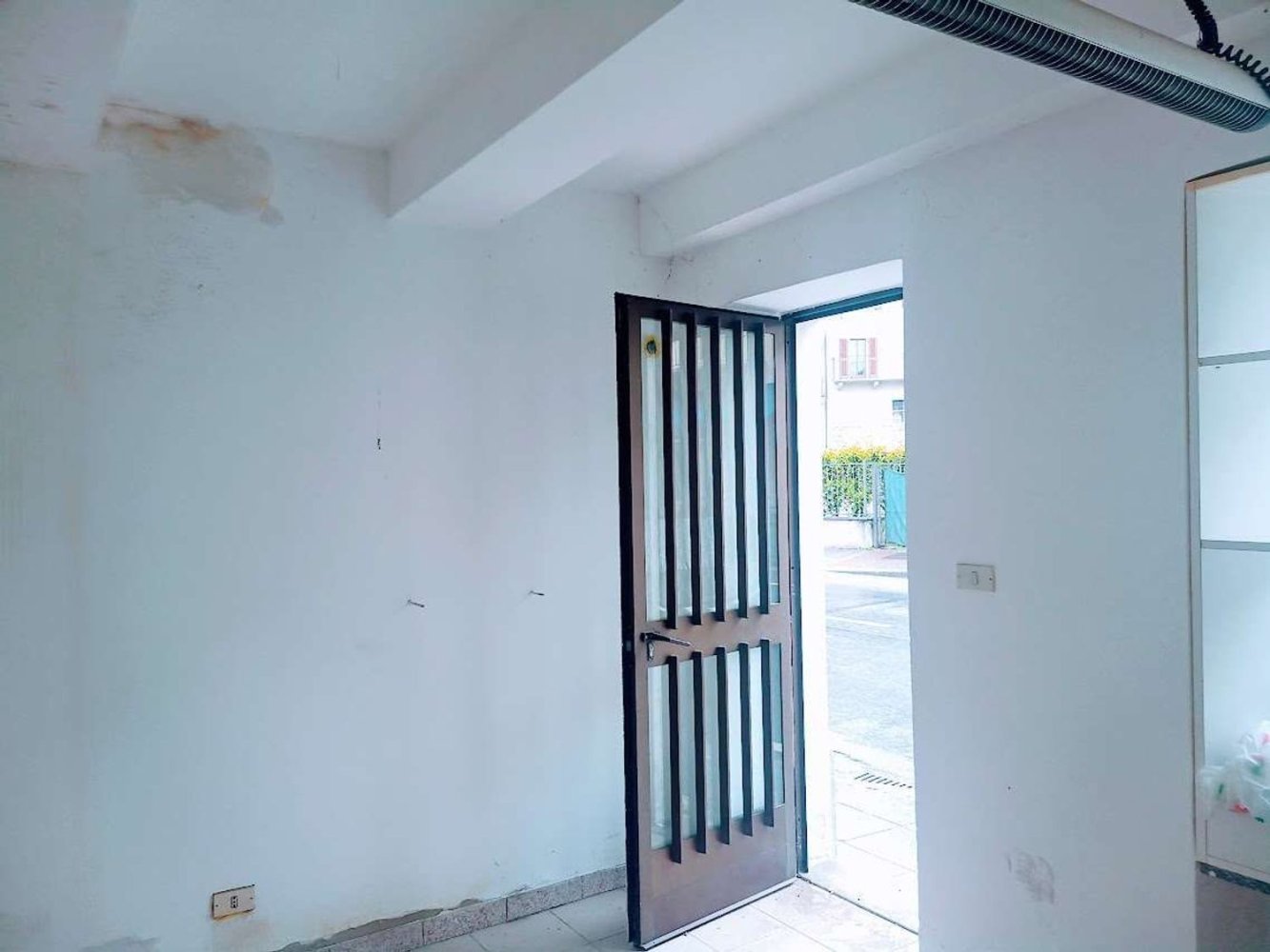  عقار تجاري في Masera, Italy 30متر مربع رقم 110756