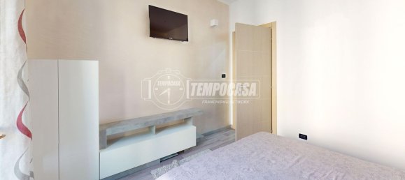 3 rooms Apartment in Turin, Italy No. 1836 11