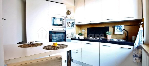 2 bedrooms Apartment in Montano Lucino, Italy No. 2627 5