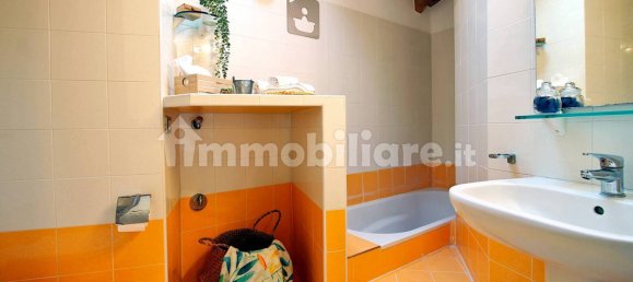 2 bedrooms Apartment in Montano Lucino, Italy No. 2627 12