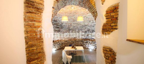 2 bedrooms Apartment in Montano Lucino, Italy No. 2627 16