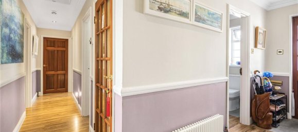 3 bedrooms Bungalow in Barnet, United Kingdom No. 6454 7