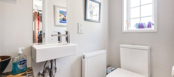 3 bedrooms Bungalow in Barnet, United Kingdom No. 6454 9