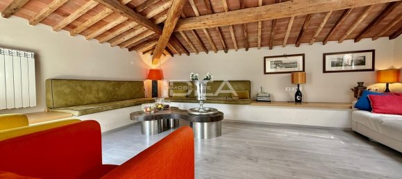 3 bedrooms Apartment in Lucca, Italy No. 329751 3