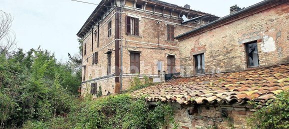 11 غرف نوم منزل في Colmurano, Italy رقم 85721 4