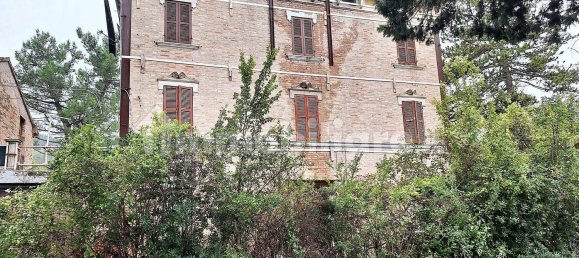 11 غرف نوم منزل في Colmurano, Italy رقم 85721 6