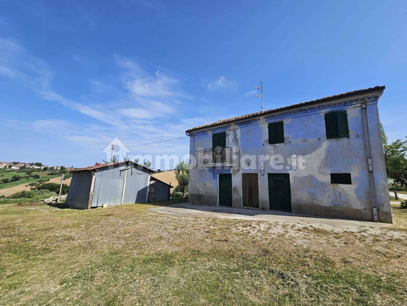 3 bedrooms House in Belvedere Ostrense, Italy No. 379625