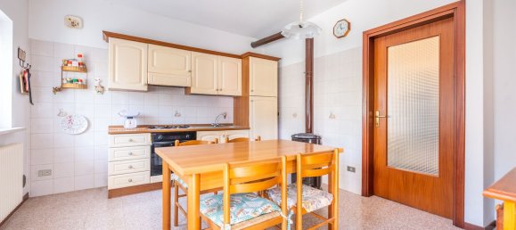 5 rooms House in Udine, Italy No. 78143 2