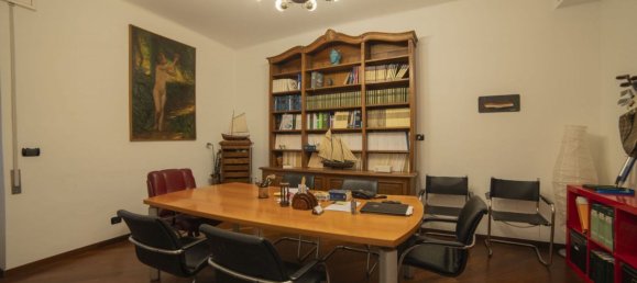 Офис 183м² в Генуя, Италия № 350832 13