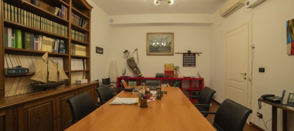 Офис 183м² в Генуя, Италия № 350832 14