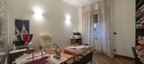 Офис 183м² в Генуя, Италия № 350832 8