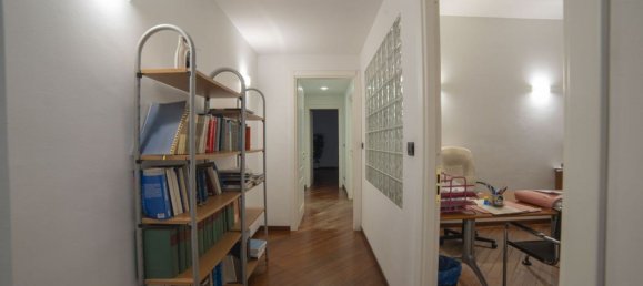 Офис 183м² в Генуя, Италия № 350832 11