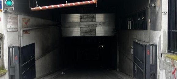 Parkplatz in Paris, France, Nr. 186054 2