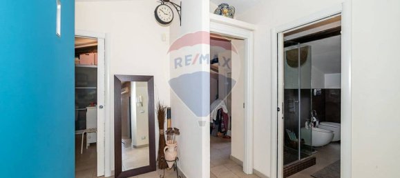 Квартира с 3 спальнями в Сан Джованни ла Пунта, Италия № 126872 10