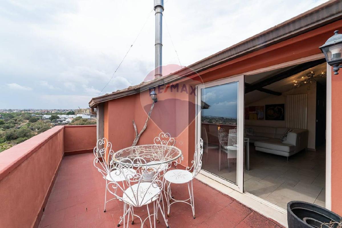 Квартира с 3 спальнями в Сан Джованни ла Пунта, Италия № 126872