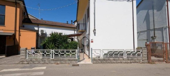 2 bedrooms House in Fusignano, Italy No. 260909 3