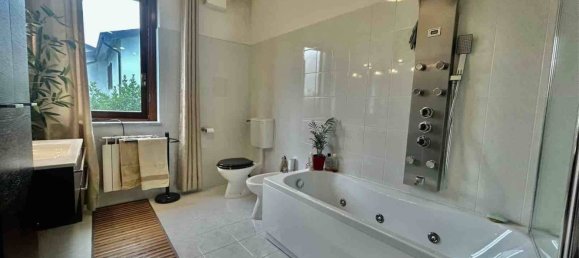 Casa de 6 habitaciónes en Licciana Nardi, Italy No. 221713 37