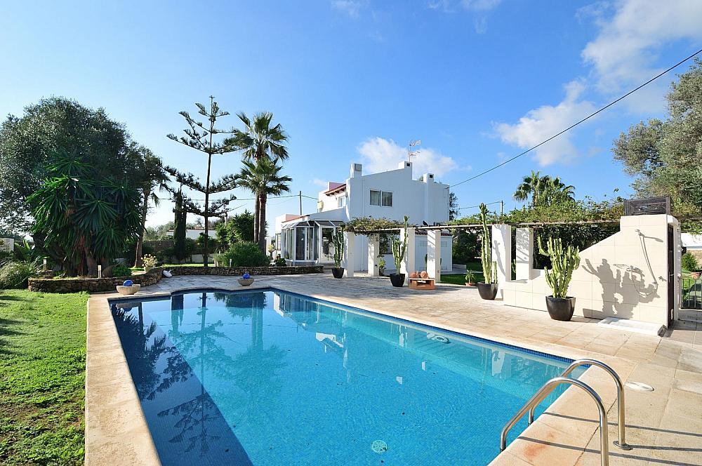 Villa de 4 dormitorios en Ibiza, Spain No. 217855