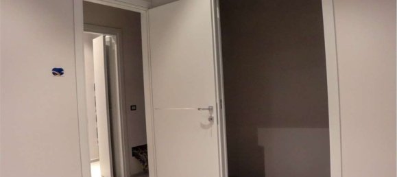 3 rooms Apartment in Seregno, Italy No. 47061 12