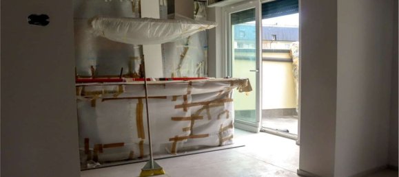 3 rooms Apartment in Seregno, Italy No. 47061 7