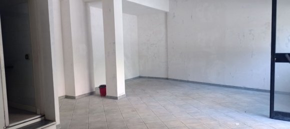 46m² Commercial property in Rome, Italy No. 50119 3