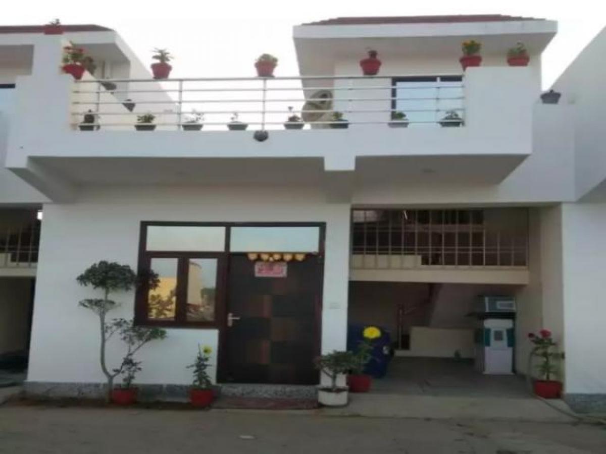 3 غرف نوم منزل في Noida, India رقم 2140