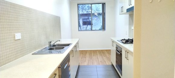 2 bedrooms Apartment in Westmead, Australia No. 590 2