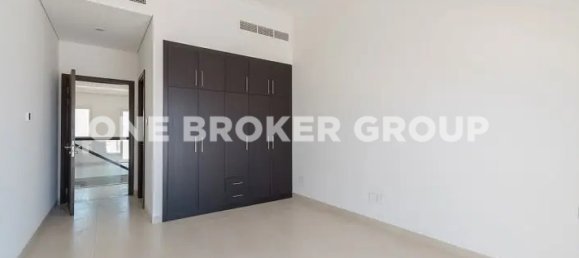 4 bedrooms Villa in Al Barsha, UAE No. 270 7