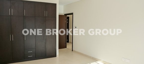 4 bedrooms Villa in Al Barsha, UAE No. 270 11