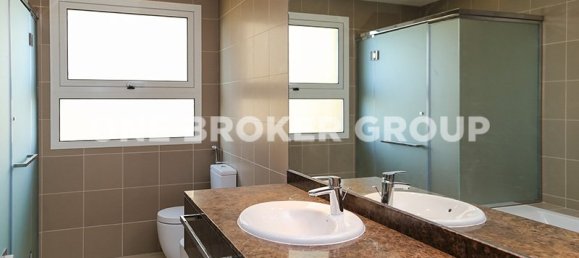 4 bedrooms Villa in Al Barsha, UAE No. 270 6