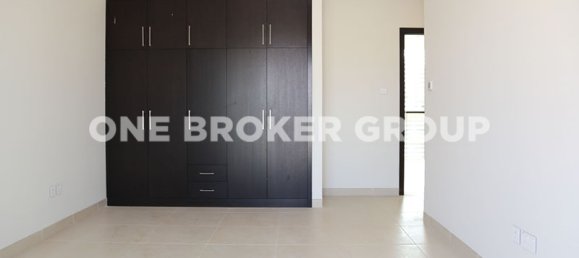 4 bedrooms Villa in Al Barsha, UAE No. 270 5