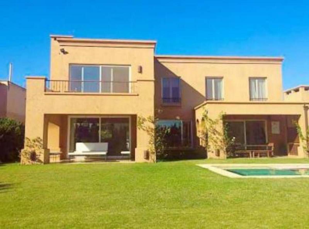 5 bedrooms House in Tigre, Argentina No. 52399