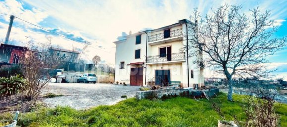4 Schlafzimmer Villa in Poggio Nativo, Italy, Nr. 80687 5