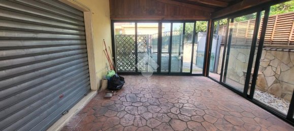 140m² Commercial property in Pomezia, Italy No. 225593 12