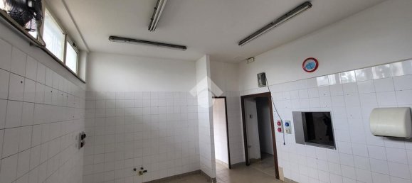 140m² Commercial property in Pomezia, Italy No. 225593 26