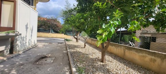 140m² Commercial property in Pomezia, Italy No. 225593 6